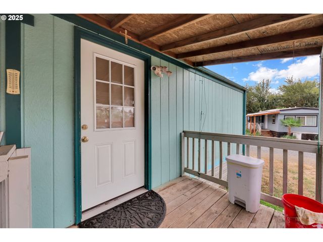 91052 S WILLAMETTE St 12, Coburg, OR 97408