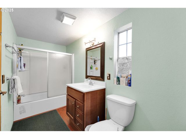 91052 S WILLAMETTE St 12, Coburg, OR 97408