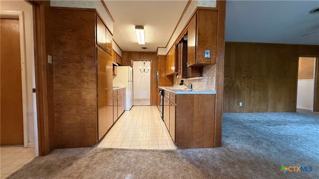 203 Longfellow Lane, Victoria, TX 77904