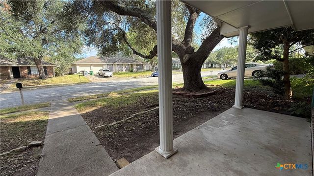 203 Longfellow Lane, Victoria, TX 77904