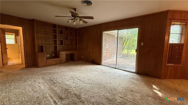 203 Longfellow Lane, Victoria, TX 77904