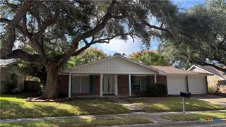 203 Longfellow Lane, Victoria, TX 77904