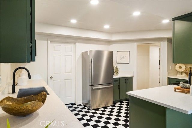 534 S Oak Knoll Ave 103, Pasadena, CA 91101