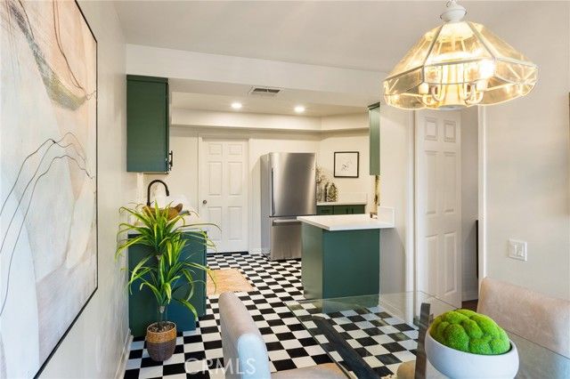 534 S Oak Knoll Ave 103, Pasadena, CA 91101