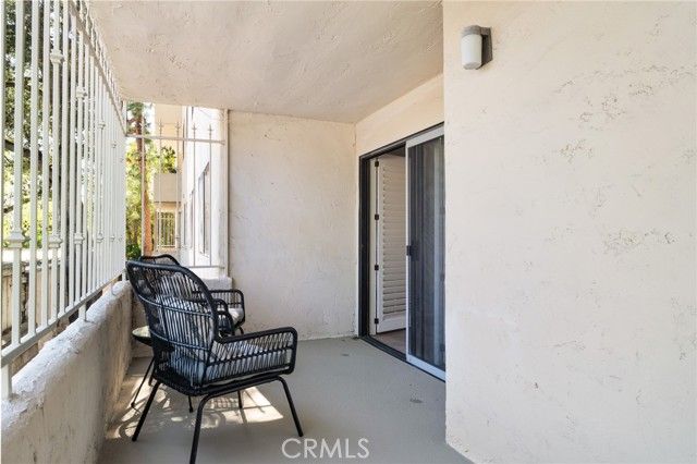 534 S Oak Knoll Ave 103, Pasadena, CA 91101