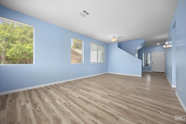 9503 Ravenwood Drive, Bakersfield, CA 93312