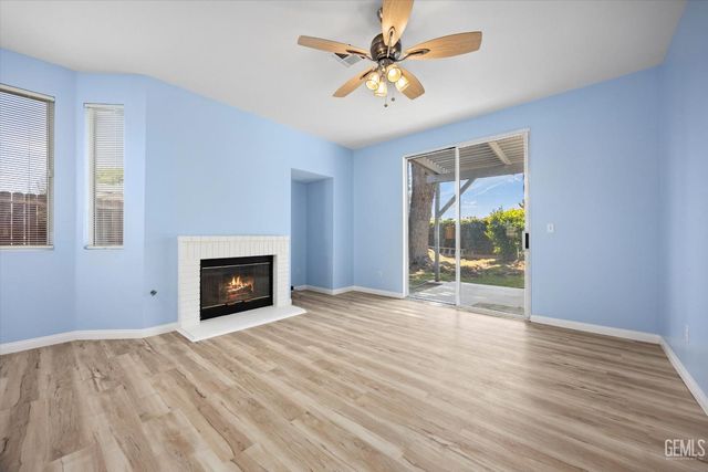 9503 Ravenwood Drive, Bakersfield, CA 93312