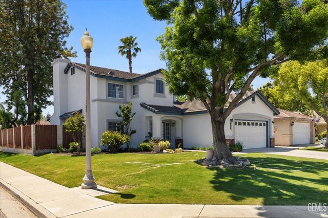 9503 Ravenwood Drive, Bakersfield, CA 93312