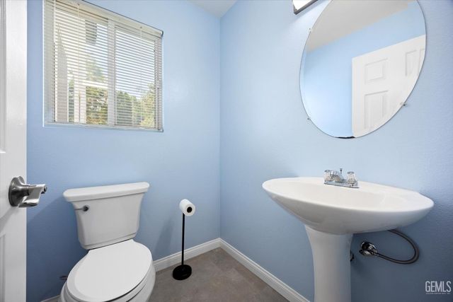 9503 Ravenwood Drive, Bakersfield, CA 93312