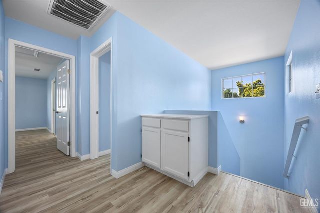 9503 Ravenwood Drive, Bakersfield, CA 93312