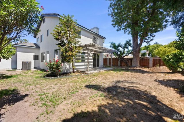 9503 Ravenwood Drive, Bakersfield, CA 93312