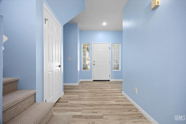 9503 Ravenwood Drive, Bakersfield, CA 93312