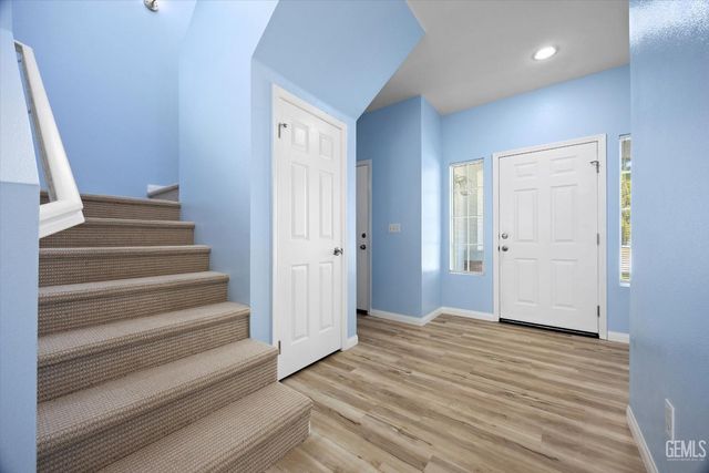 9503 Ravenwood Drive, Bakersfield, CA 93312