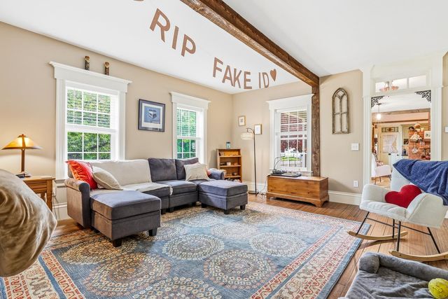 1 Old Manchester Road, Raymond, NH 03077