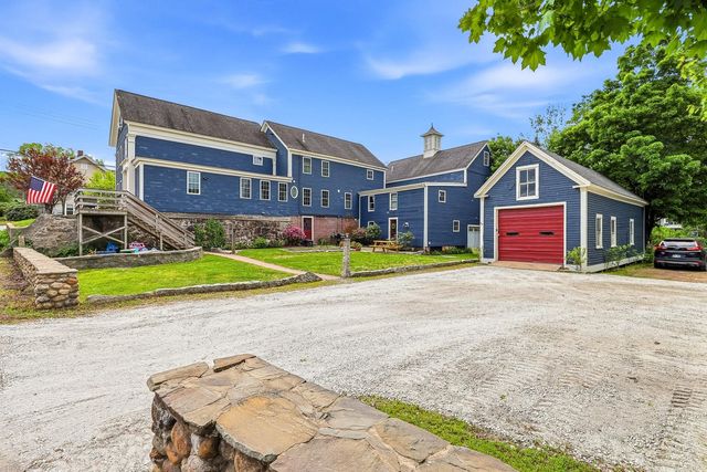 1 Old Manchester Road, Raymond, NH 03077