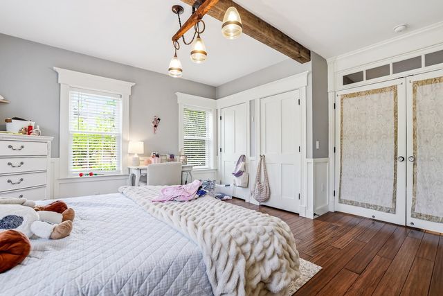 1 Old Manchester Road, Raymond, NH 03077