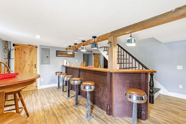 1 Old Manchester Road, Raymond, NH 03077
