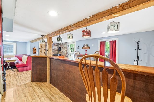 1 Old Manchester Road, Raymond, NH 03077