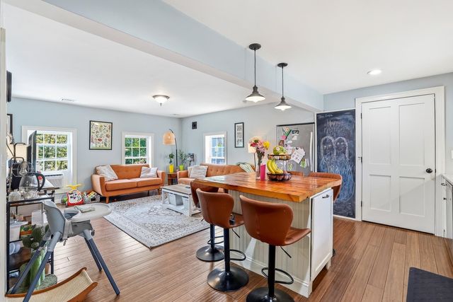 1 Old Manchester Road, Raymond, NH 03077