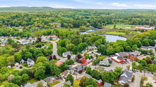 1 Old Manchester Road, Raymond, NH 03077