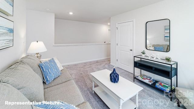 400 Dazzle Loop, Newton, NC 28658