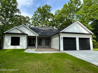 57 Malvern Ct, Brandenburg, KY 40108