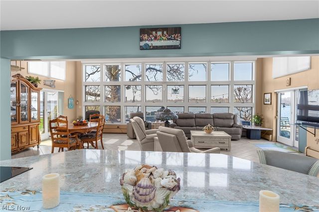 2154 River Road NE, Lake Milton, OH 44429