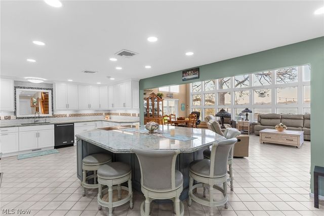 2154 River Road NE, Lake Milton, OH 44429