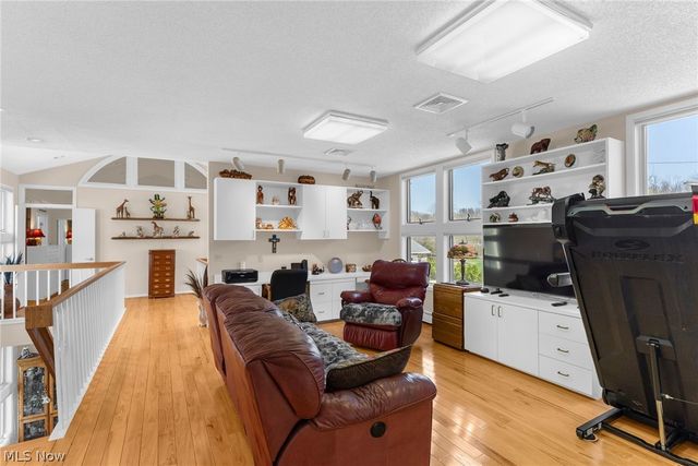 2154 River Road NE, Lake Milton, OH 44429