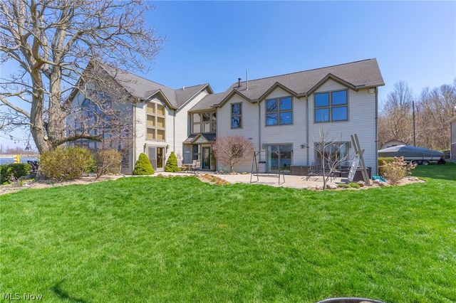 2154 River Road NE, Lake Milton, OH 44429