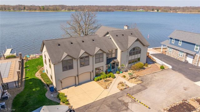 2154 River Road NE, Lake Milton, OH 44429