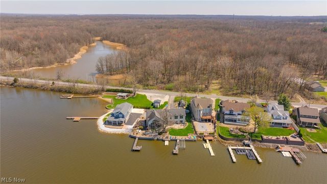 2154 River Road NE, Lake Milton, OH 44429