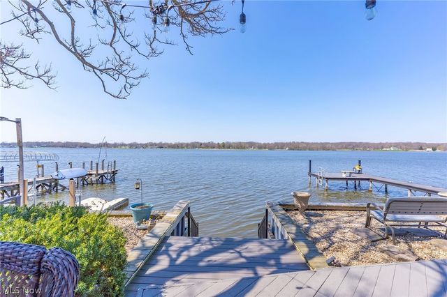 2154 River Road NE, Lake Milton, OH 44429