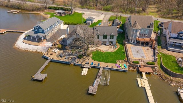 2154 River Road NE, Lake Milton, OH 44429