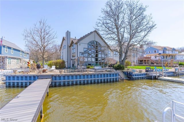2154 River Road NE, Lake Milton, OH 44429