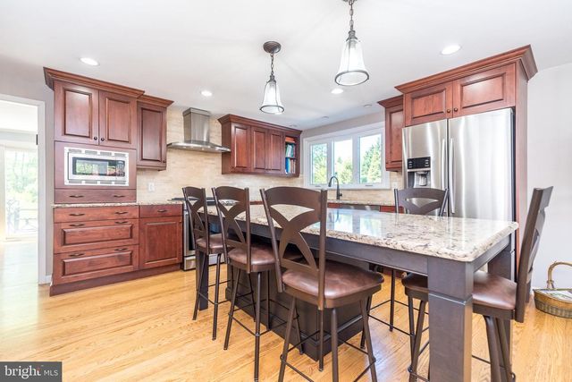 564 DERWIN DR, Blue Bell, PA 19422