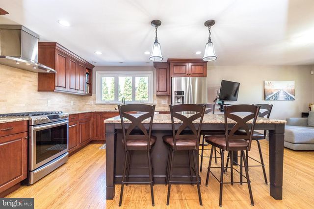 564 DERWIN DR, Blue Bell, PA 19422
