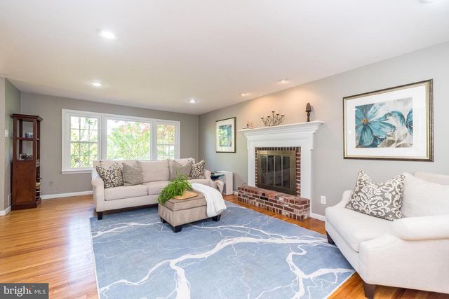 564 DERWIN DR, Blue Bell, PA 19422