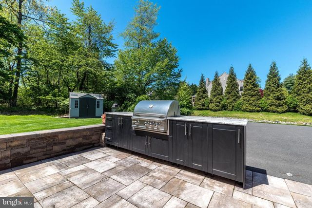564 DERWIN DR, Blue Bell, PA 19422