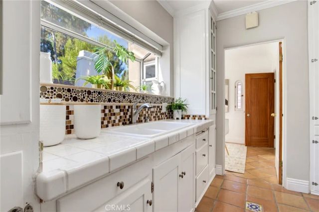 1304 Carmen Drive, Glendale, CA 91207