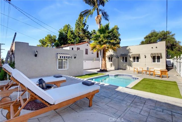1304 Carmen Drive, Glendale, CA 91207