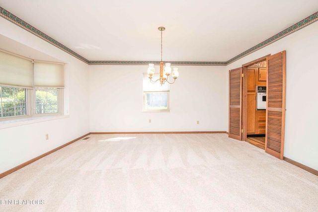 111 Happy Ending Lane, Kingston, TN 37763