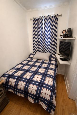 7027 68th Place, Glendale, NY 11385