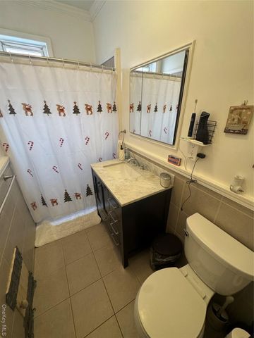 7027 68th Place, Glendale, NY 11385