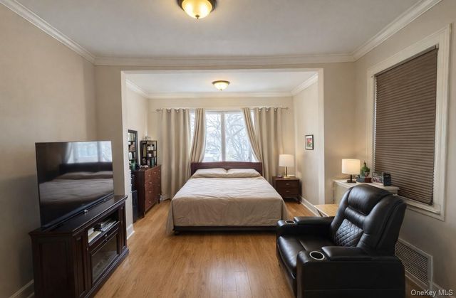 7027 68th Place, Glendale, NY 11385