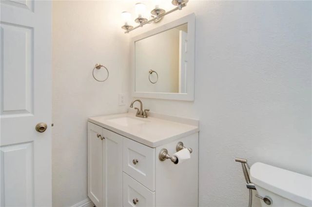 21711 Lake Vista Drive, Lake Forest, CA 92630