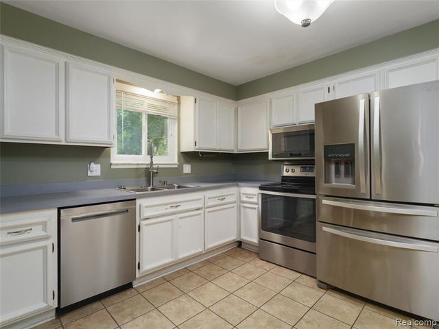 1236 Beemer Court, Oxford, MI 48371