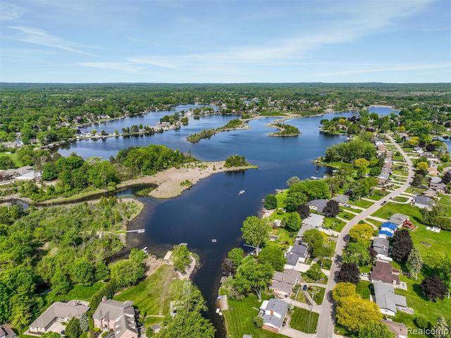 1236 Beemer Court, Oxford, MI 48371