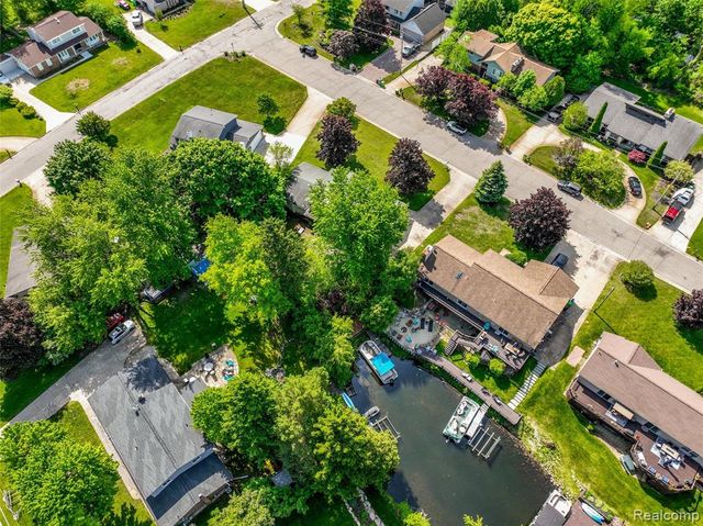 1236 Beemer Court, Oxford, MI 48371