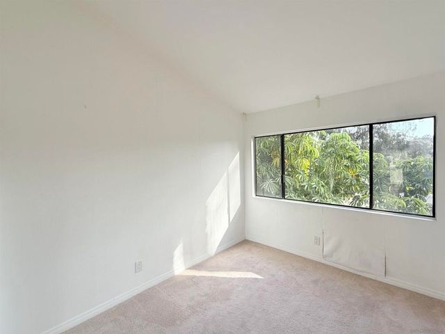 8725 Caminito Abrazo, La Jolla, CA 92037